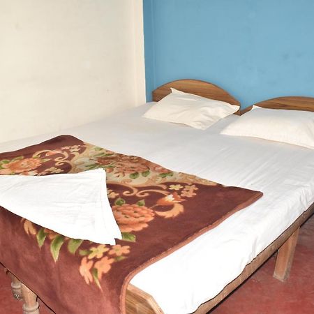 Om Rest House Hotell Varanasi Exteriör bild